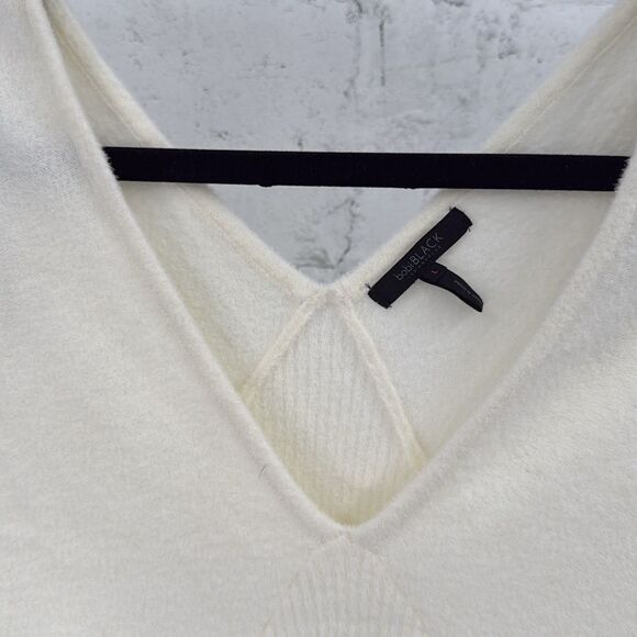 Cream V-Neck Sweater - Large - NWOT - Super Soft Womens Long Sleeve - Large - Picture 2 of 4